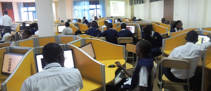 Digital_Lab_GSS_Students_Visit_ULK_Kigali_2.jpg